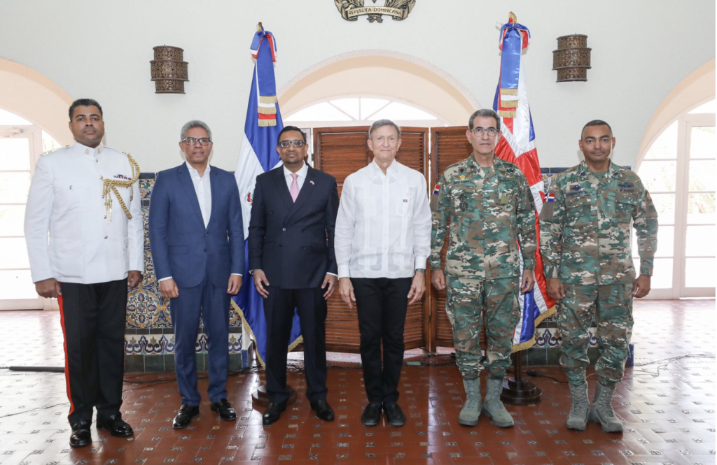 Dominicana-y-UK-firman-declaracion-cooperacion-defensa-MIREX-1024x665.png