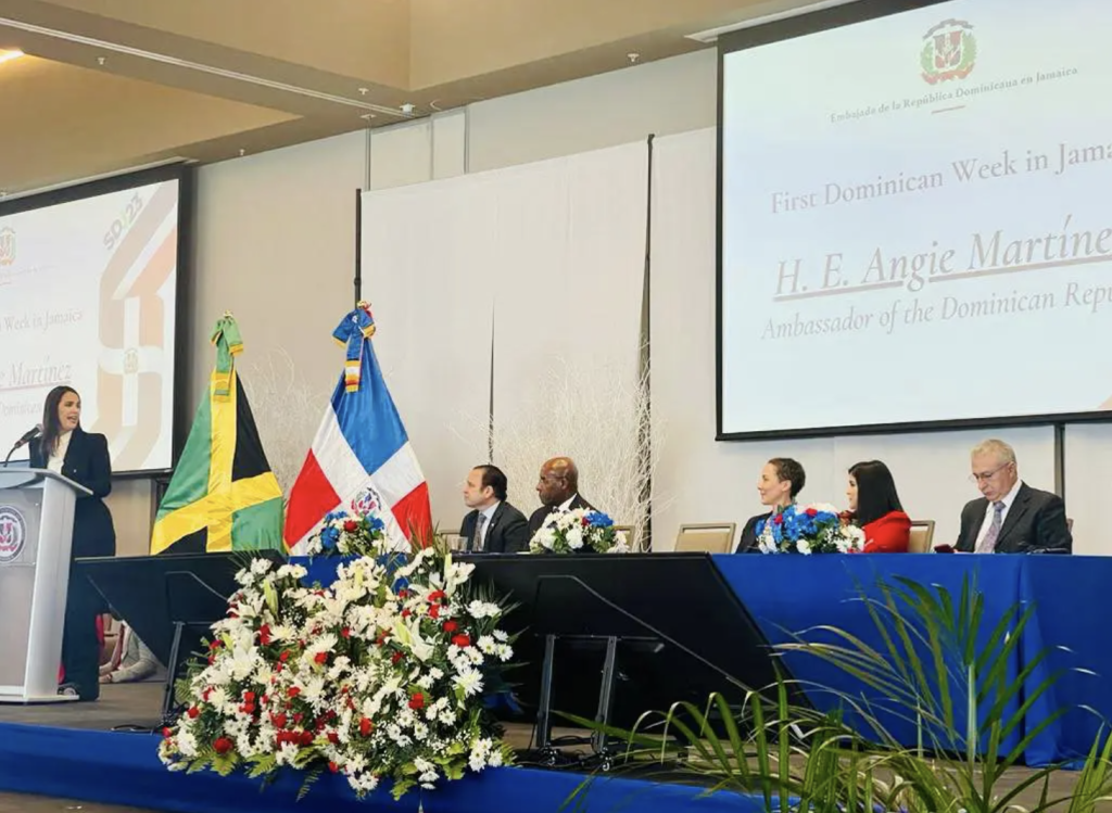 Semana-Dominicana-en-Jamaica-El-Dia-1024x749.png