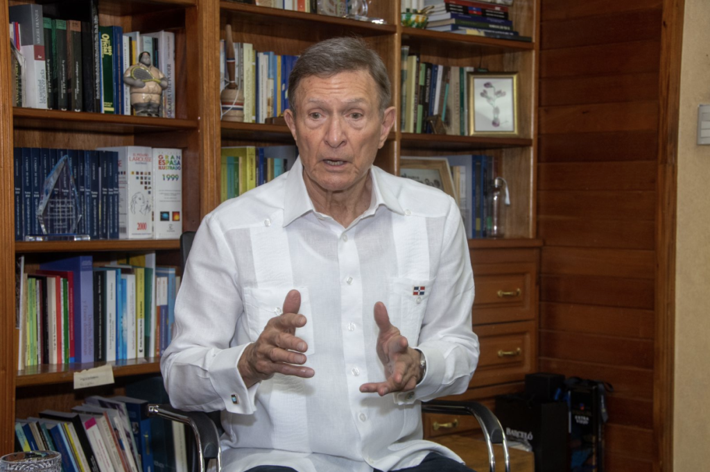 Roberto Alvarez says government is working on new regularization plan