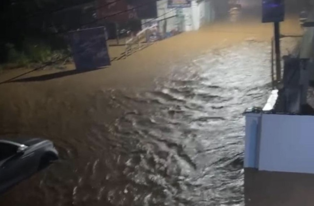 Inundaciones-en-Terrenas-En-Segundos-1024x672.png