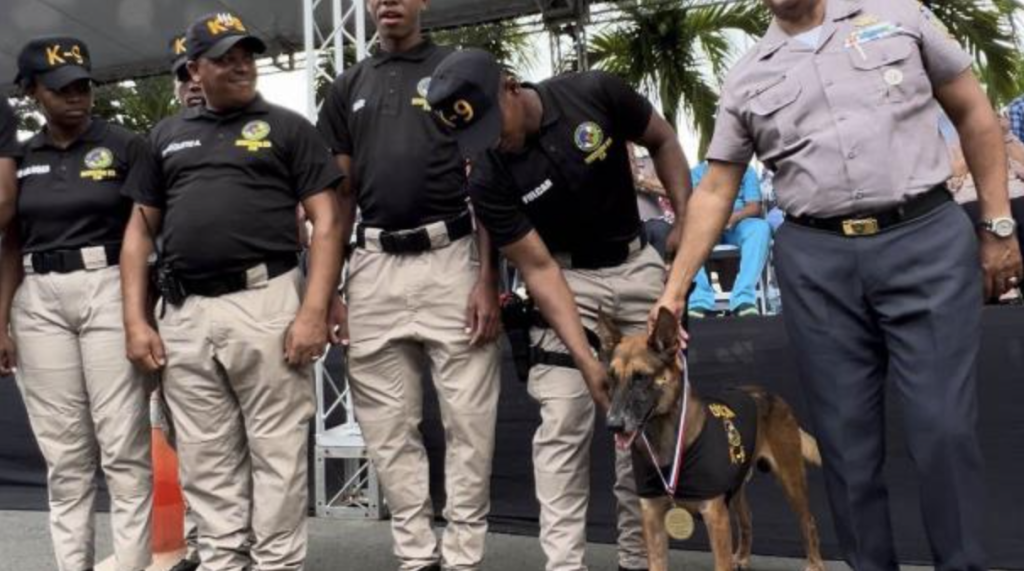 Policia-Retira-a-Beker-Unidad-Canina-Diario-Libre-1024x571.png