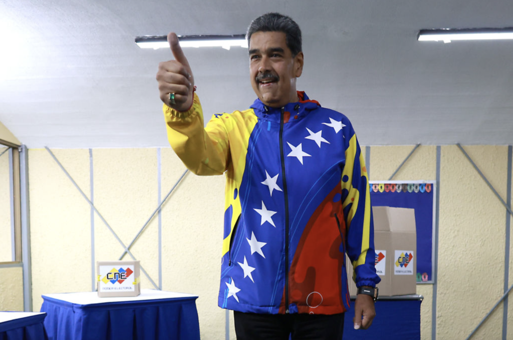 Nicolas-Maduro-Revista-Mercado-1024x679.png