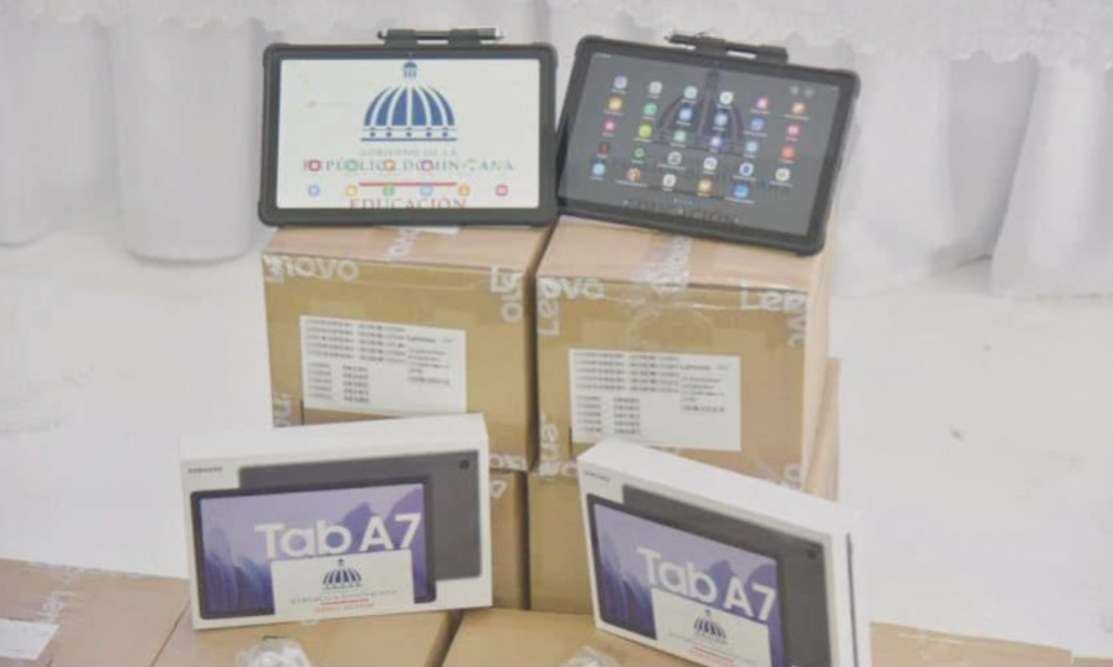 Tablets-Gobierno-Diario-Libre-1024x614.png
