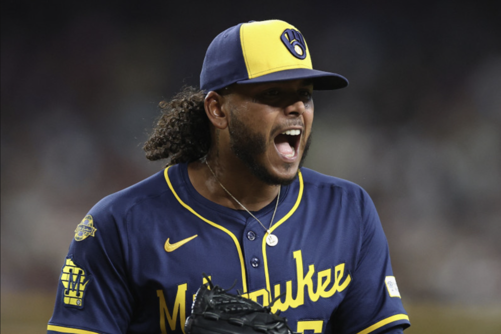 Freddy-Peralta-Listin-Diario-1024x683.png