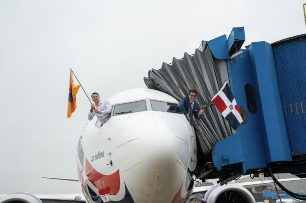 Inauguración-vuelo-Arajet-a-New-Jersey-MITUR-1024x679.png