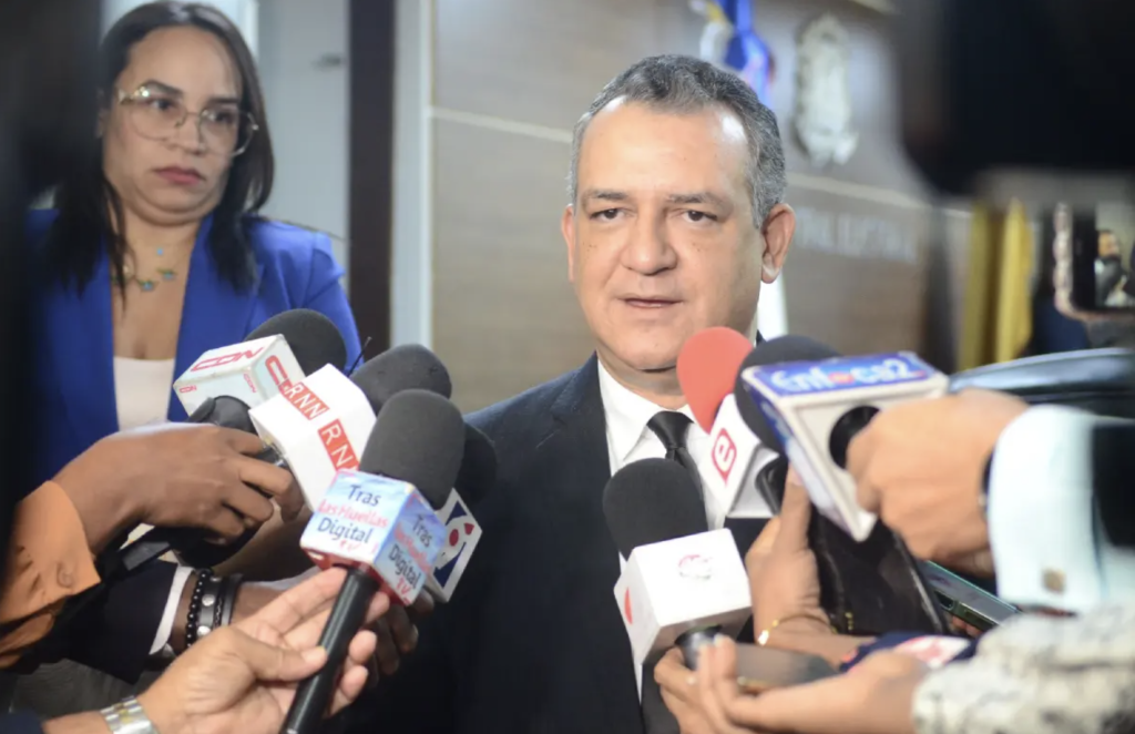 Roman-Jaquez-Liranzo-JCE-El-Caribe-1024x662.png