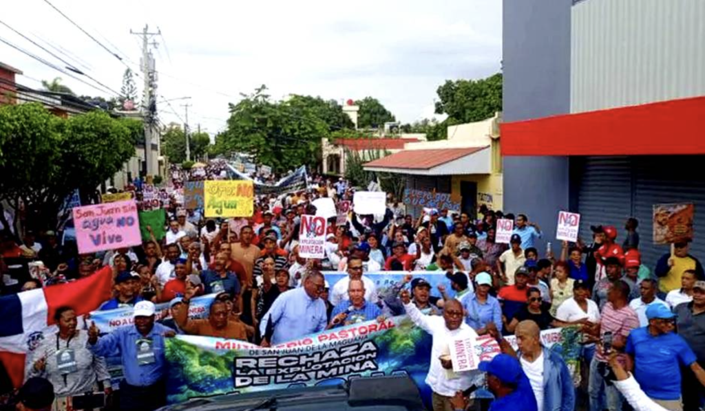 Evangelicals protest government allow gold exploitation in mountain areas