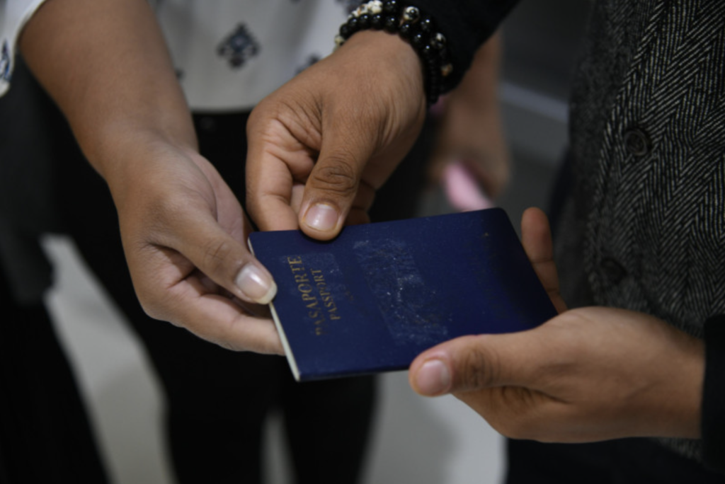 Poor quality in passports contracted in this government showing