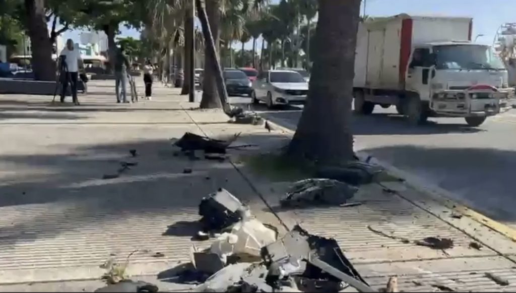 People call for signage regarding new speed bump on the Malecón