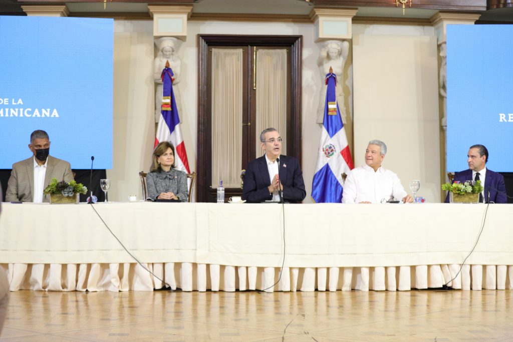 Luis-Abinader-Reforma-Policial-Presidencia-1024x683.jpeg